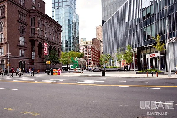 Rented by Urbane Brokerage | media 55