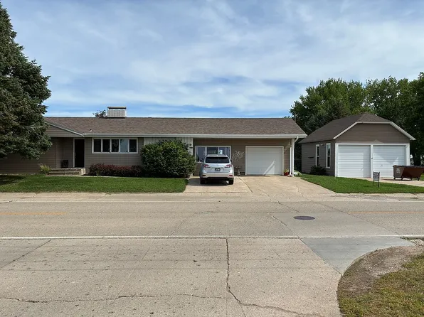 416 W 2nd St, Holstein, IA 51025