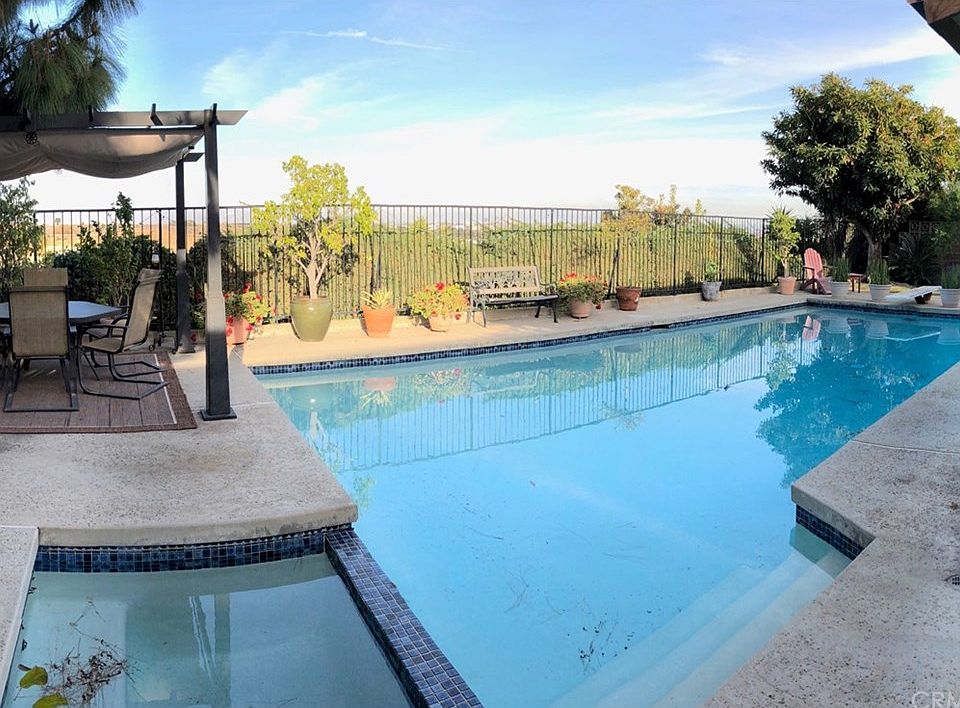1st image of 27914 Pontevedra Dr