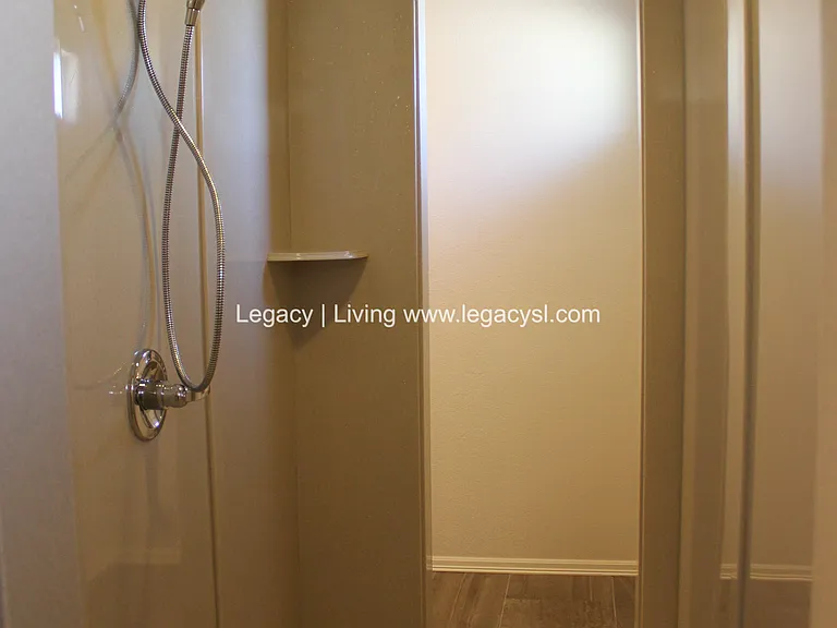 14734 S Urbana Ave — Photo 22