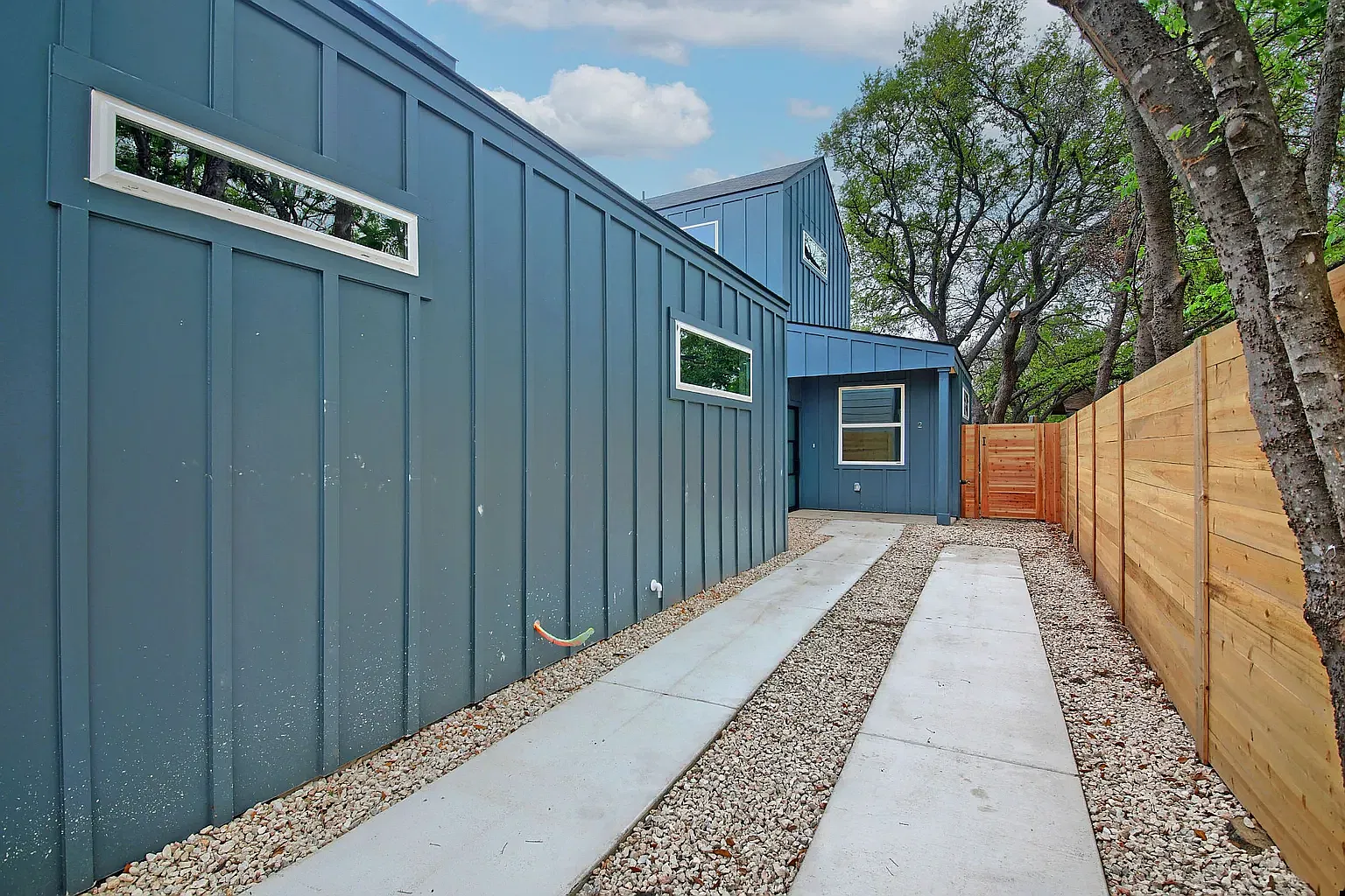3 bed, 1153 sqft, $2,500 — Photo 3