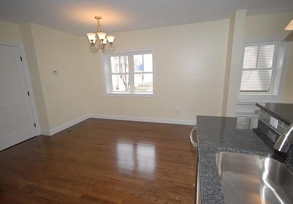 5th image of 125 Water St #1