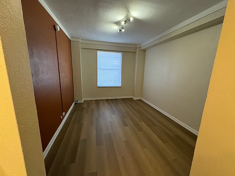 634 15th Street — Photo 18