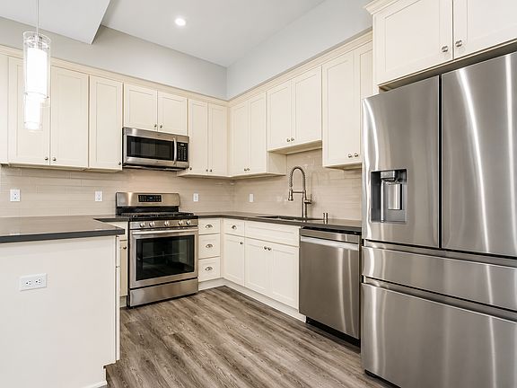 5th image of 1019 Ashbury St #1