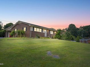 1502 Woodmont Dr, Johnson City, TN 37601