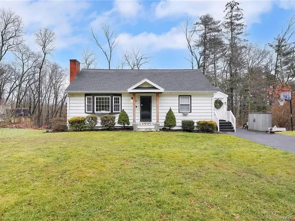 19 Trailsend Drive, Canton, CT 06019