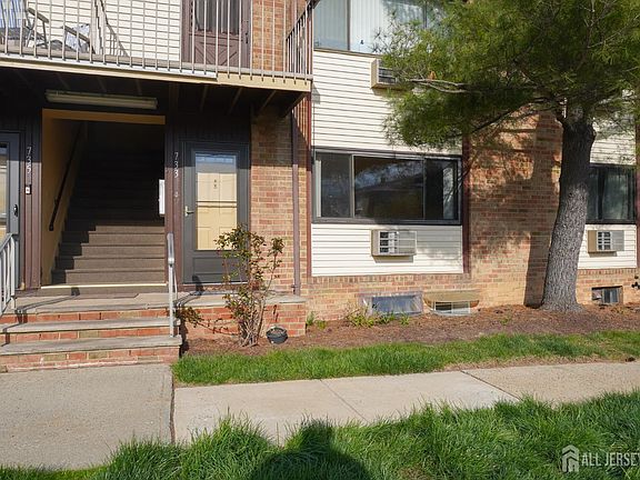 2nd image of 733 Cricket Ln