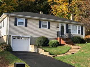 12 Holiday Dr, Hopatcong, NJ 07843