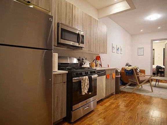 2nd image of 274 Chauncey St #3H