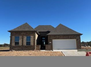 497 Hunters Crossing Dr, Sealy, TX 77474