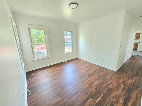 483 Ferry St UNIT 3
