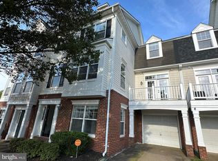 8261 Glade Bank Dr, Manassas, VA 20111