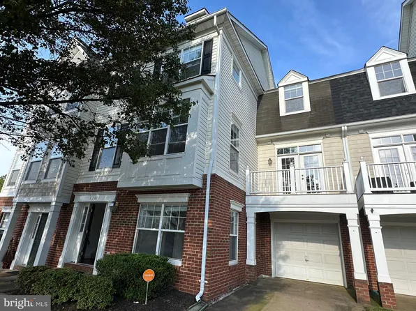 8261 Glade Bank Dr, Manassas, VA 20111