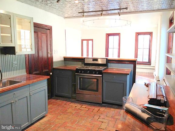 3rd image of 317 N 33rd St #2
