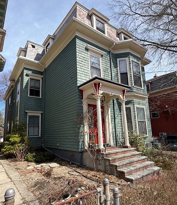 1st image of 179 Chestnut St #2