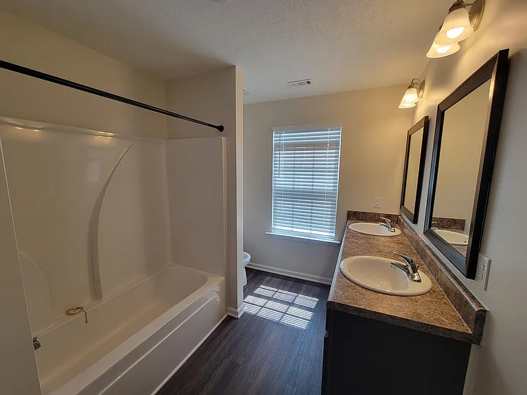 6026 Clifford St — Photo 21