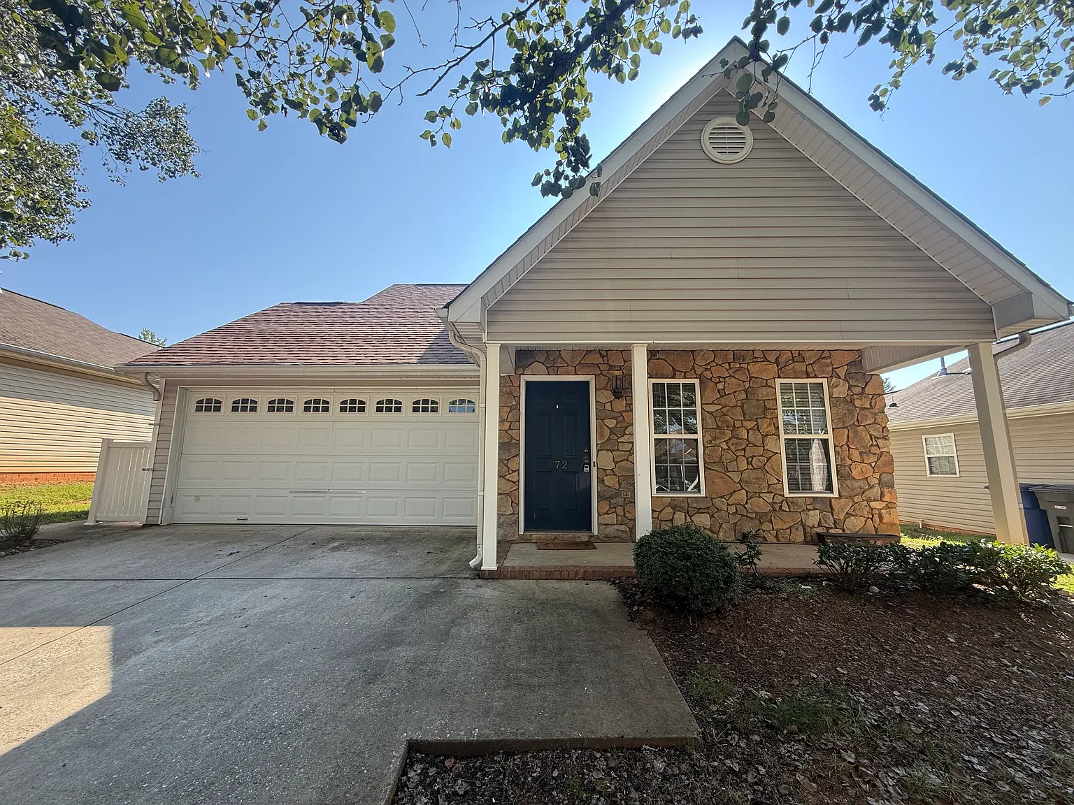 3 bed, 2.5 bath, 1574 sqft, $1,825 — Photo 1