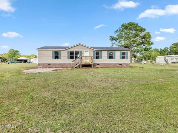 185 Paradise Ln, Beulaville, NC 28518