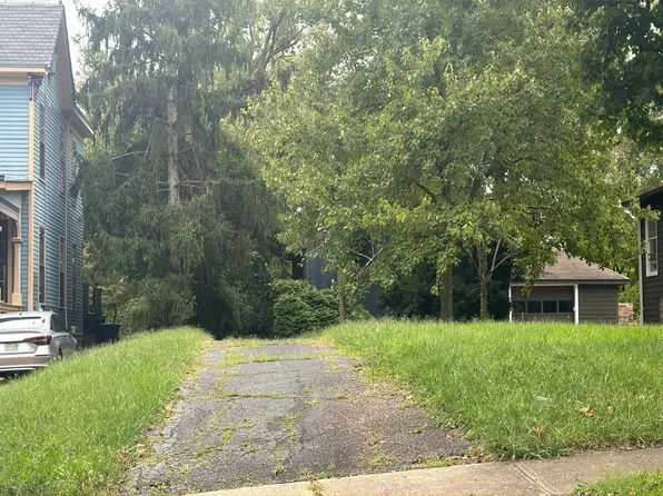 1090 Willow Ave, Cincinnati, OH 45246