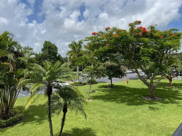 184 Suffolk #E, Boca Raton, FL 33434