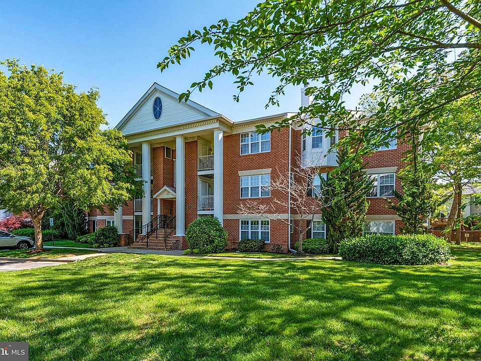 1st image of 2403 Forest Edge Ct Unit 202