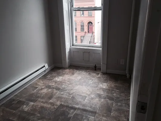 Rented by Premier Metro Realty Corp | media 26