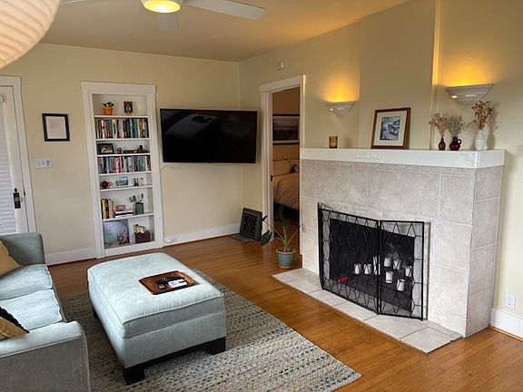 2nd image of 1624 Garden St #9D