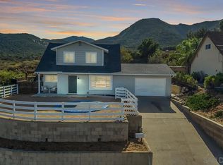 8077 Shantung Dr, Santee, CA 92071