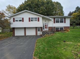 215 Marsh Dr, Syracuse, NY 13214