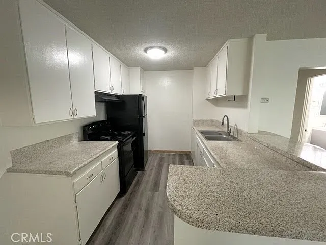 685 E Vista Chino #E — Photo 17