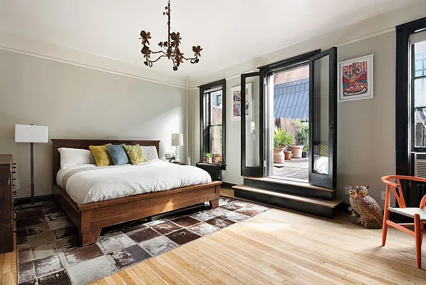 Sold by Compass | media 4