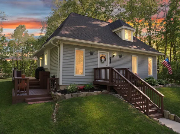 7046 Armstrong Rd, Howell, MI 48855
