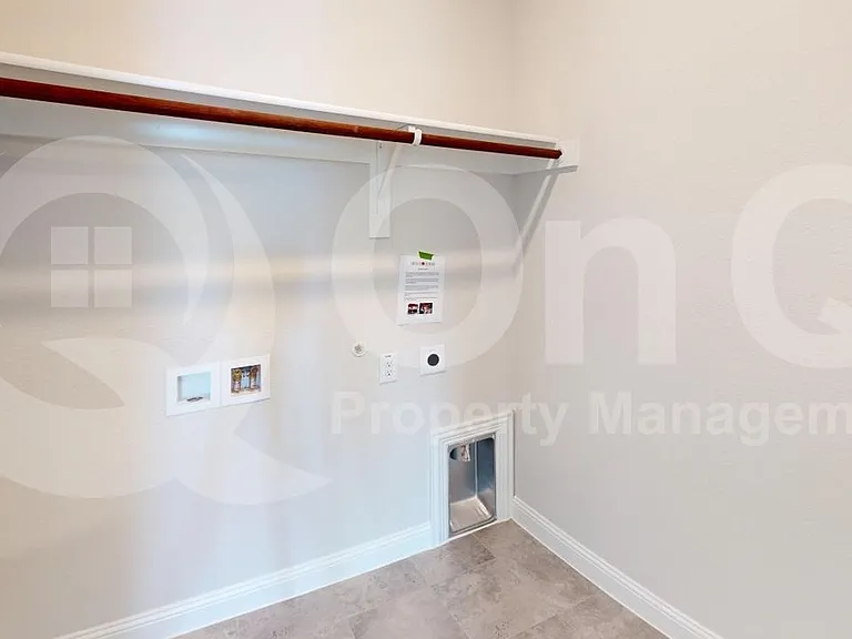 8407 Cornerstone Dr — Photo 23