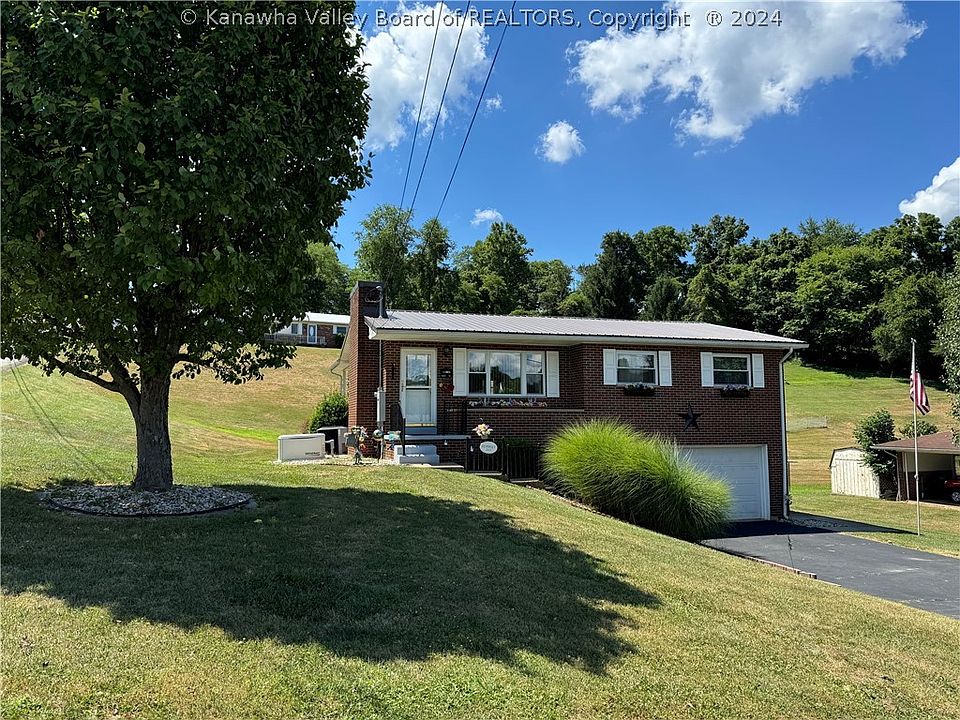 2nd image of 203 Simmons Dr