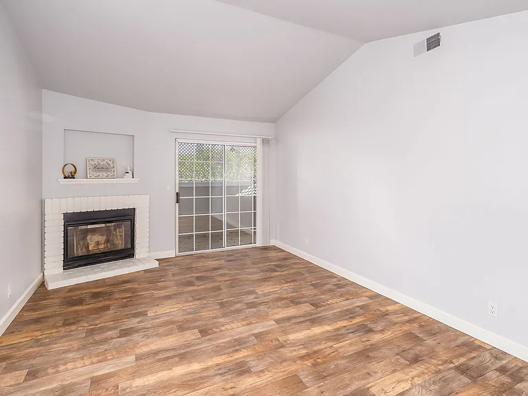 Cirby Oaks Apartment Homes — Photo 16