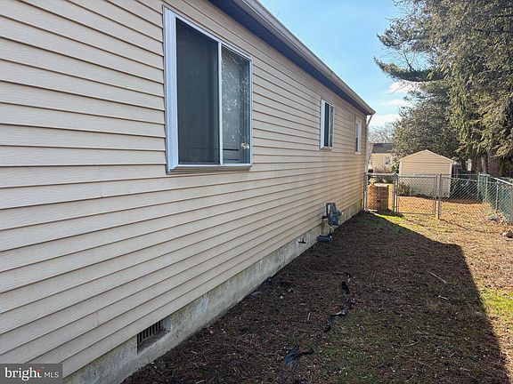4th image of 244 Cedarcroft Ave