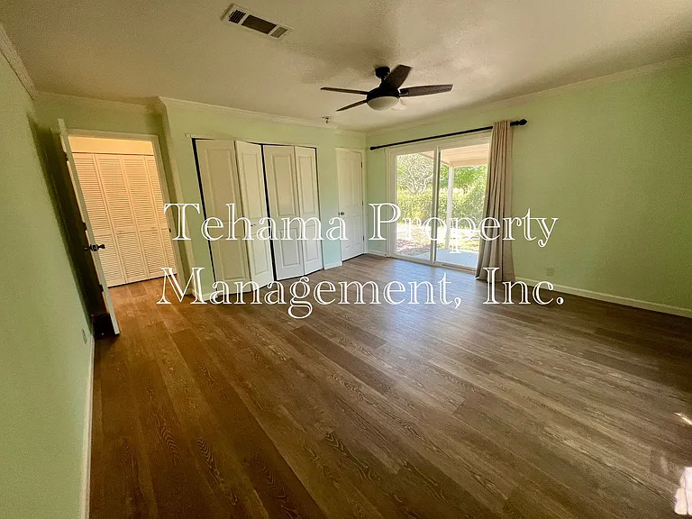 23353 Hamilton Ave — Photo 11