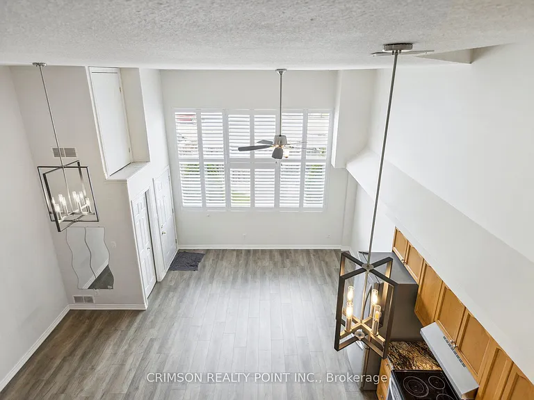 111 Grey St #105 — Photo 29