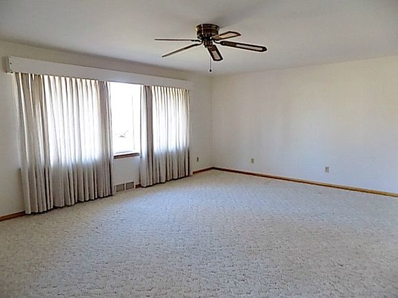 5th image of 1517 Manhattan Dr