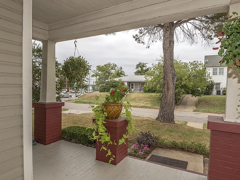 2241 W Rosedale St S — Photo 3