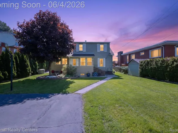 3946 Lakeshore Dr, Newport, MI 48166