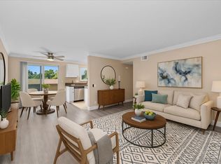 194 Avenida Descanso UNIT H, Oceanside, CA 92057