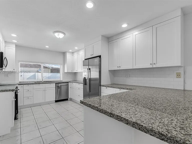 7125 SW 93rd Ct — Photo 9