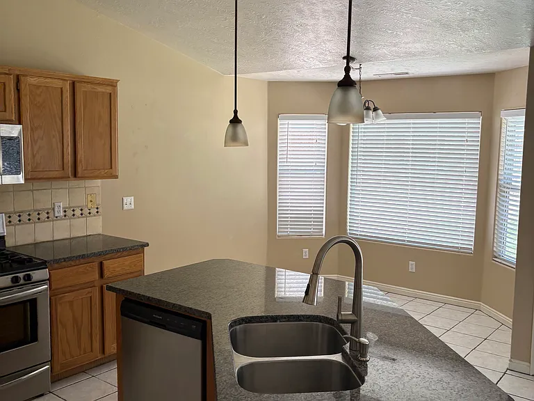 507 N 2310 E — Photo 10