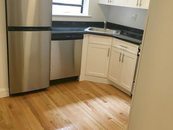 2nd image of 115 W 16th St APT 32