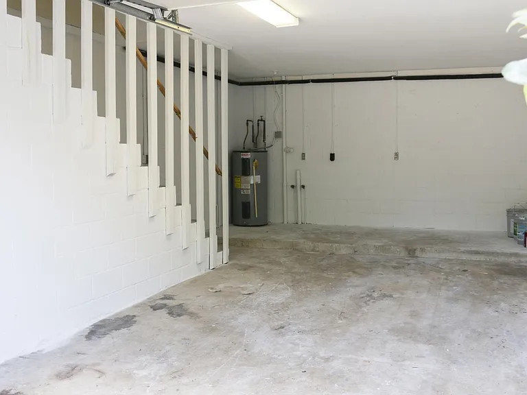 232 Aquarius Concourse — Photo 32