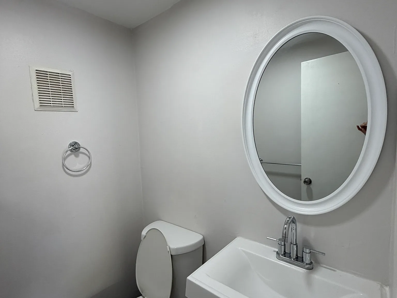 1 bed, 1.5 bath, 1125 sqft, $2,070 — Photo 3
