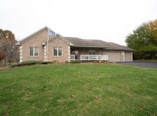 3271 N Silver Ridge Dr, Oregon, IL 61061