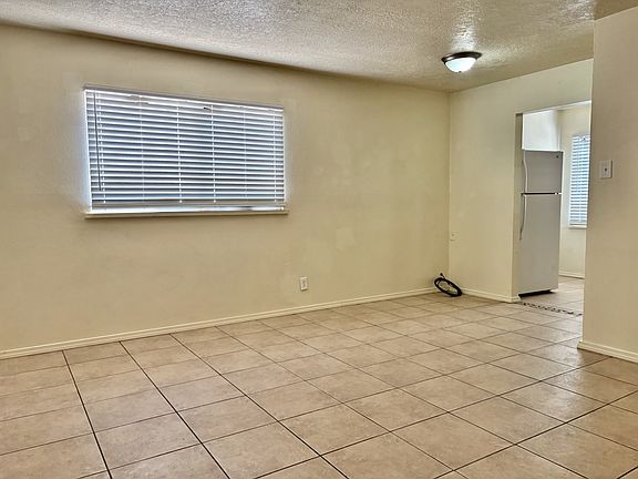 5th image of 3525 Vail Ave SE