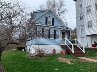 9 Maxwell St, Haverhill, MA 01832